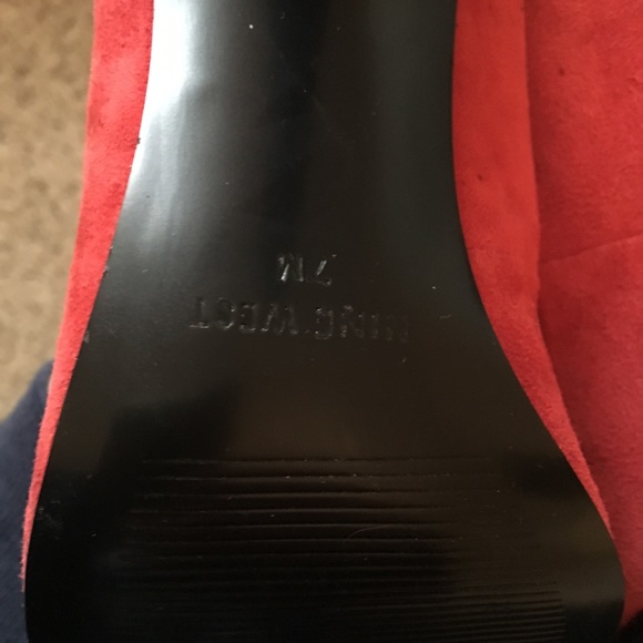 Like New Nine West Size 7 Red Heel - Picture 3 of 3